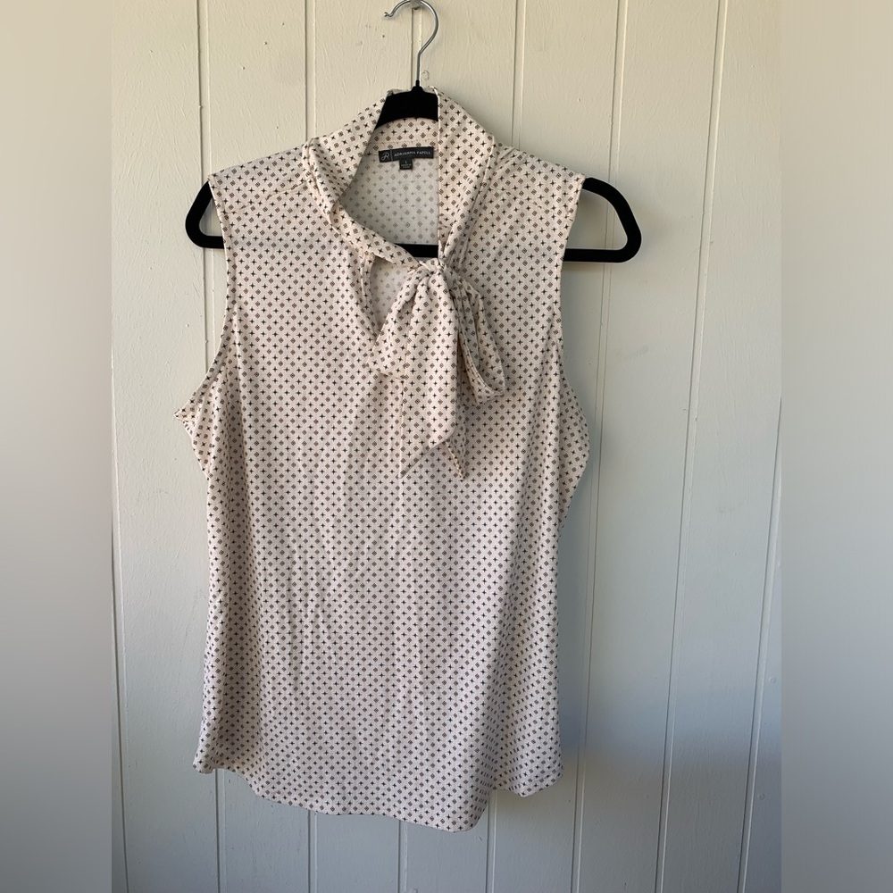 Ladies Adrianna Papell Blouse. Size large.